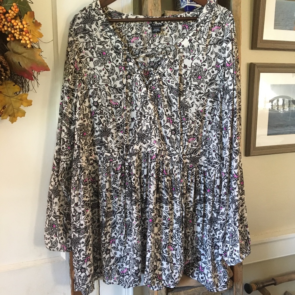 Torrid Tunic Lace up Babydoll Top Black, Ivory, Pink Floral Print Size 3